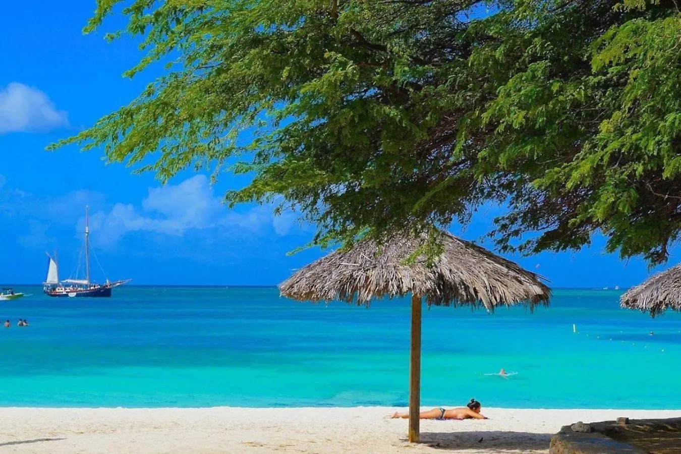 Poolside Escape Menas Authentic Wellness Eco Διαμέρισμα Noord